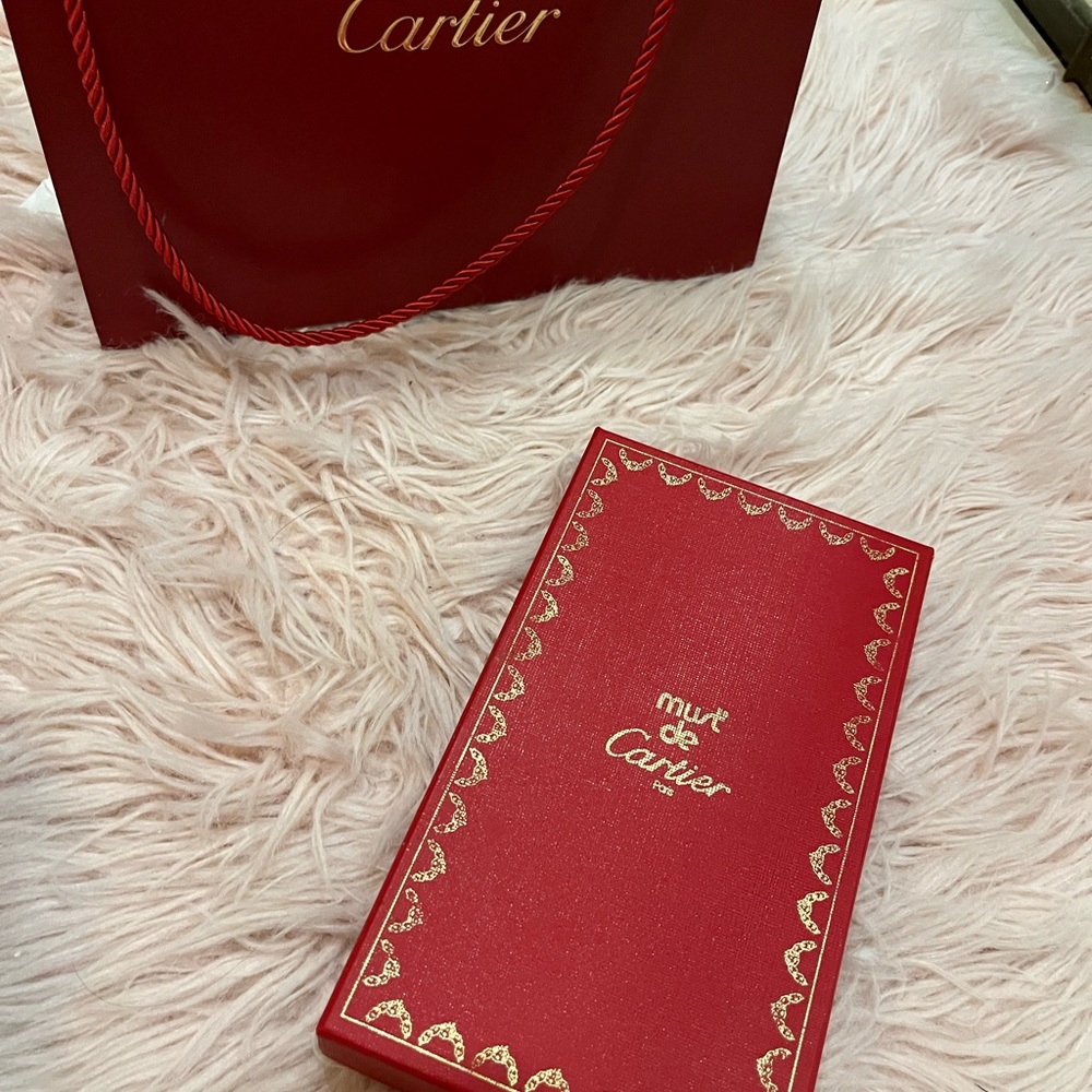 Catier wallet (unisex) 99% new.